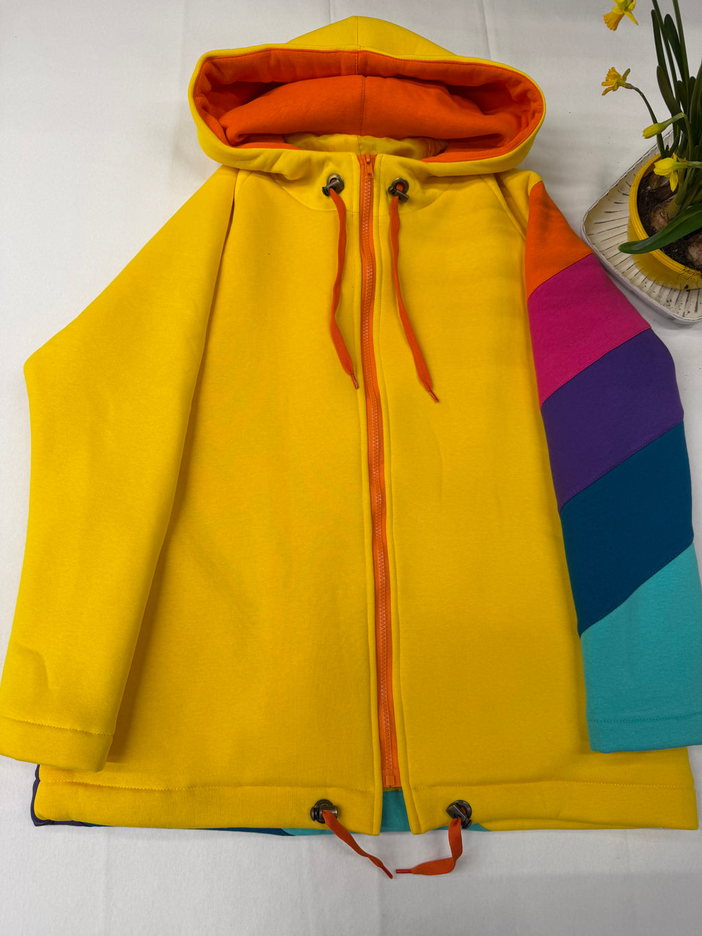 WOMEN'S HOODIES WITH ZIP