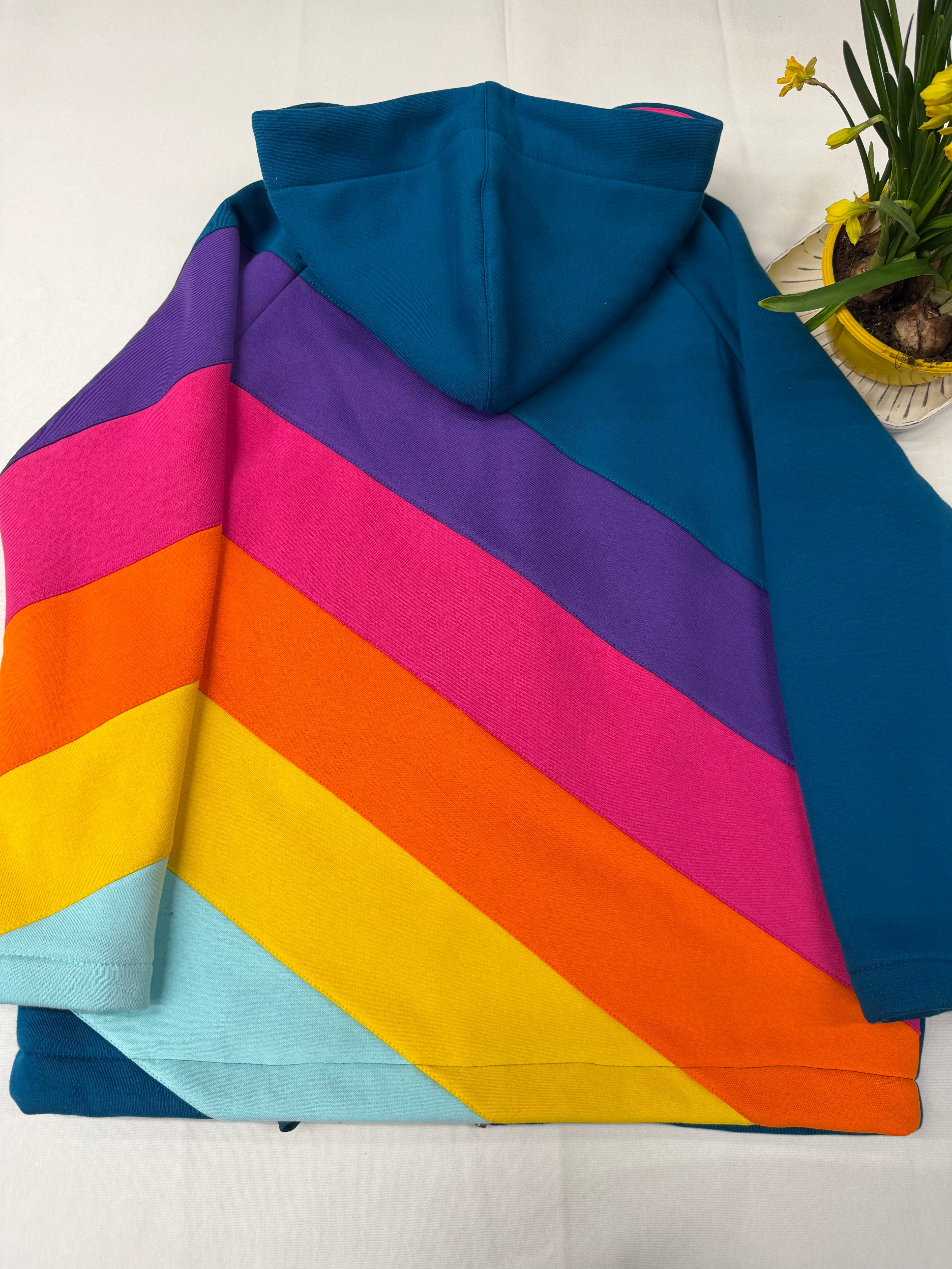 WOMEN'S HOODIES WITH ZIP
