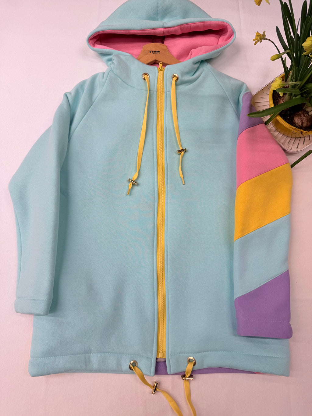 WOMEN'S HOODIES WITH ZIP